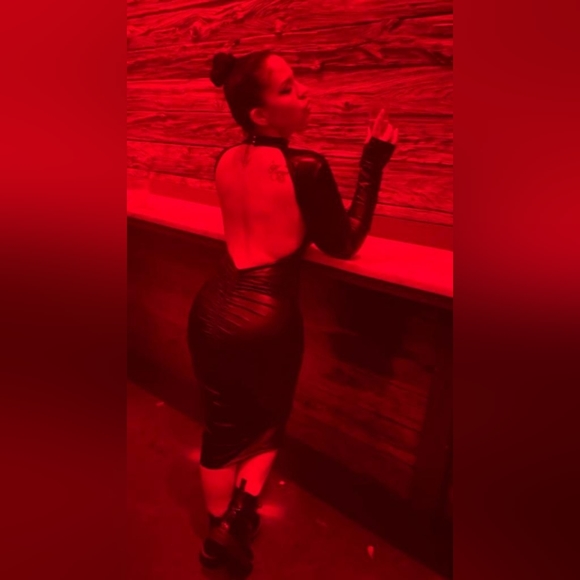 Backless metallic dress - Picture 3 of 5